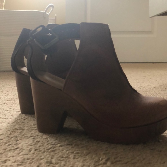 Free people amber orchard clog. Worn once - Picture 1 of 5
